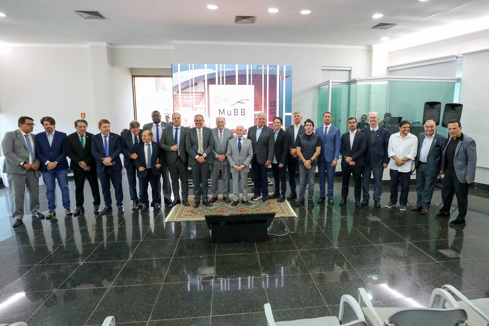 Ibaneis apresenta projeto do Museu da Bíblia no Eixo Monumental Ibaneis apresenta projeto do Museu da Bíblia no Eixo Monumental