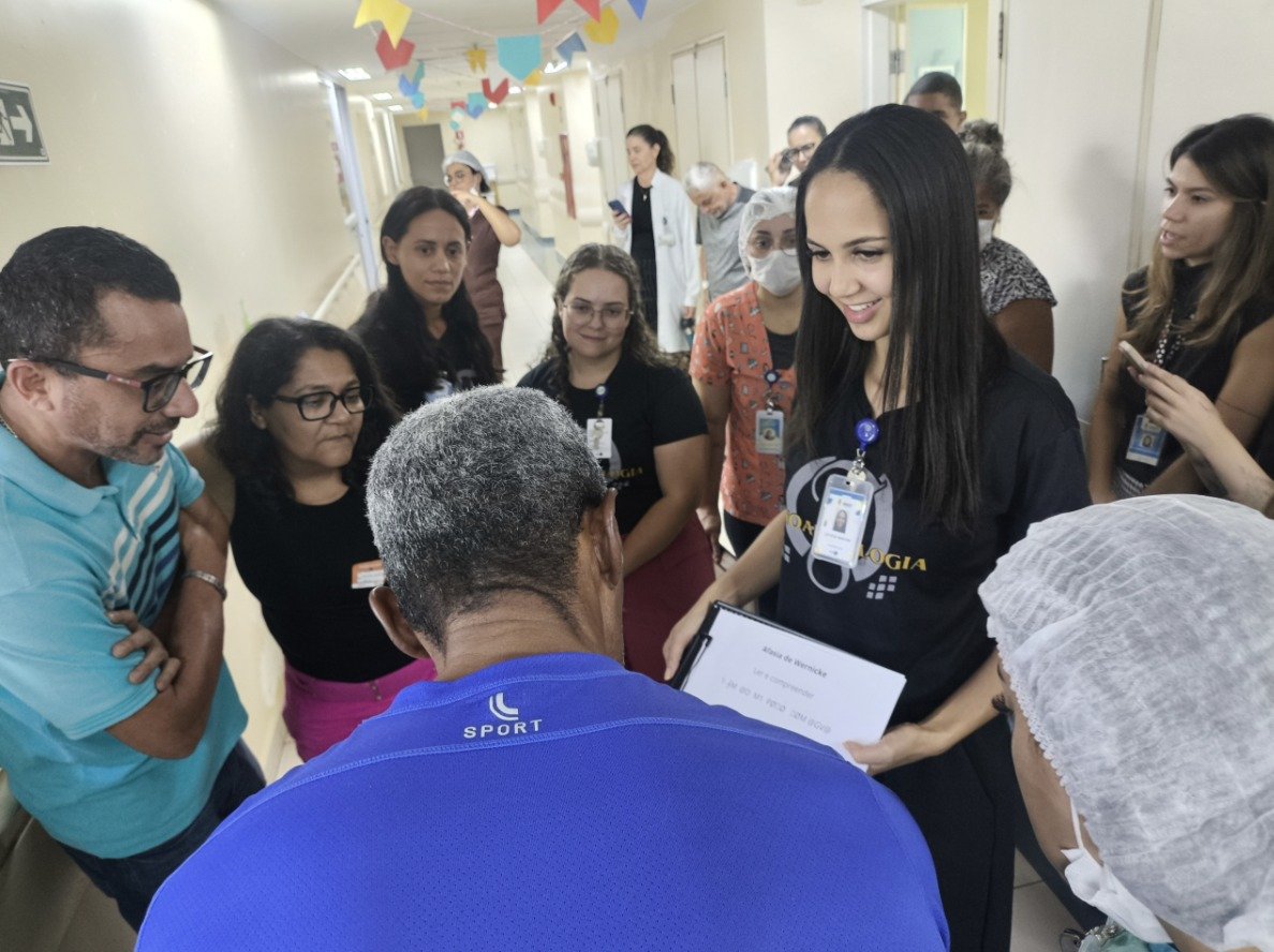 Junho Amarelo destaca desafios da afasia e reforça empatia no cuidado com pacientes