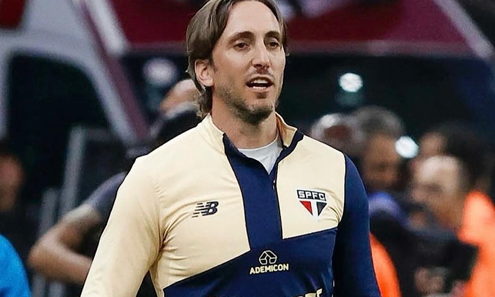 Luis Zubeldía deixa o São Paulo após sequência de derrotas; Hernán Crespo é o favorito para assumir