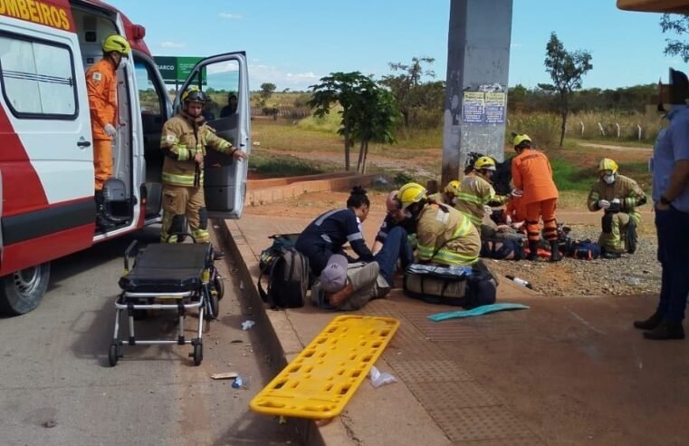 Motociclista atropela pedestre no SIA e ambos ficam feridos