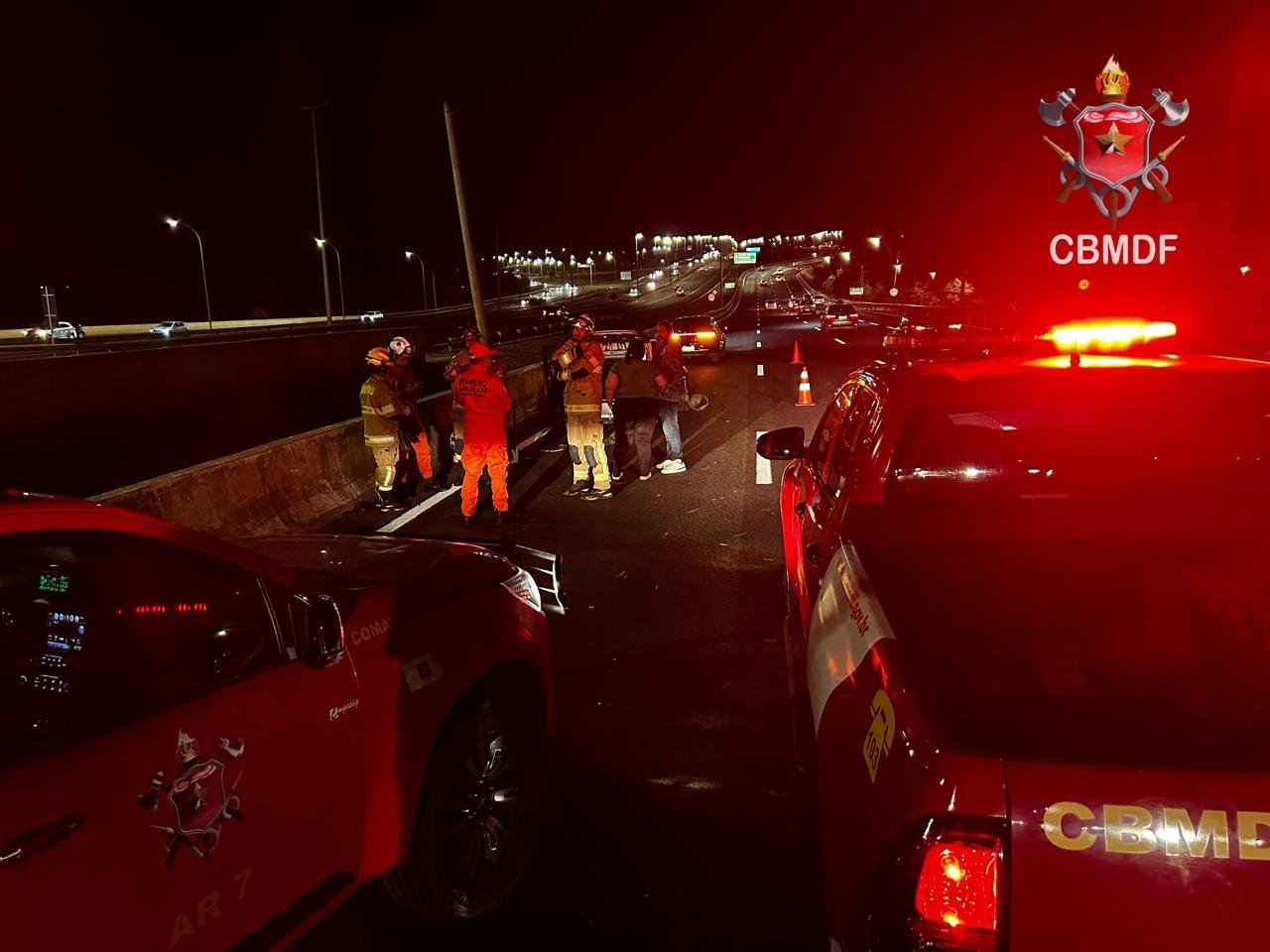 Motociclista fica ferido após colisão com carro na Ponte do Bragueto Motociclista fica ferido após colisão com carro na Ponte do Bragueto