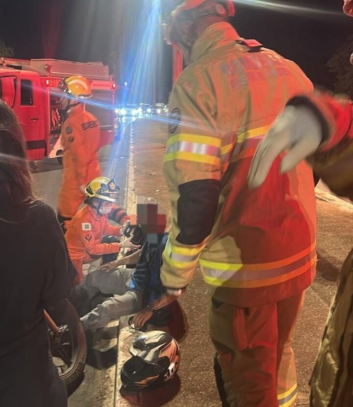 Motociclista fica ferido em acidente com múltiplos veículos no Setor de Clubes Sul Motociclista fica ferido em acidente com múltiplos veículos no Setor de Clubes Sul