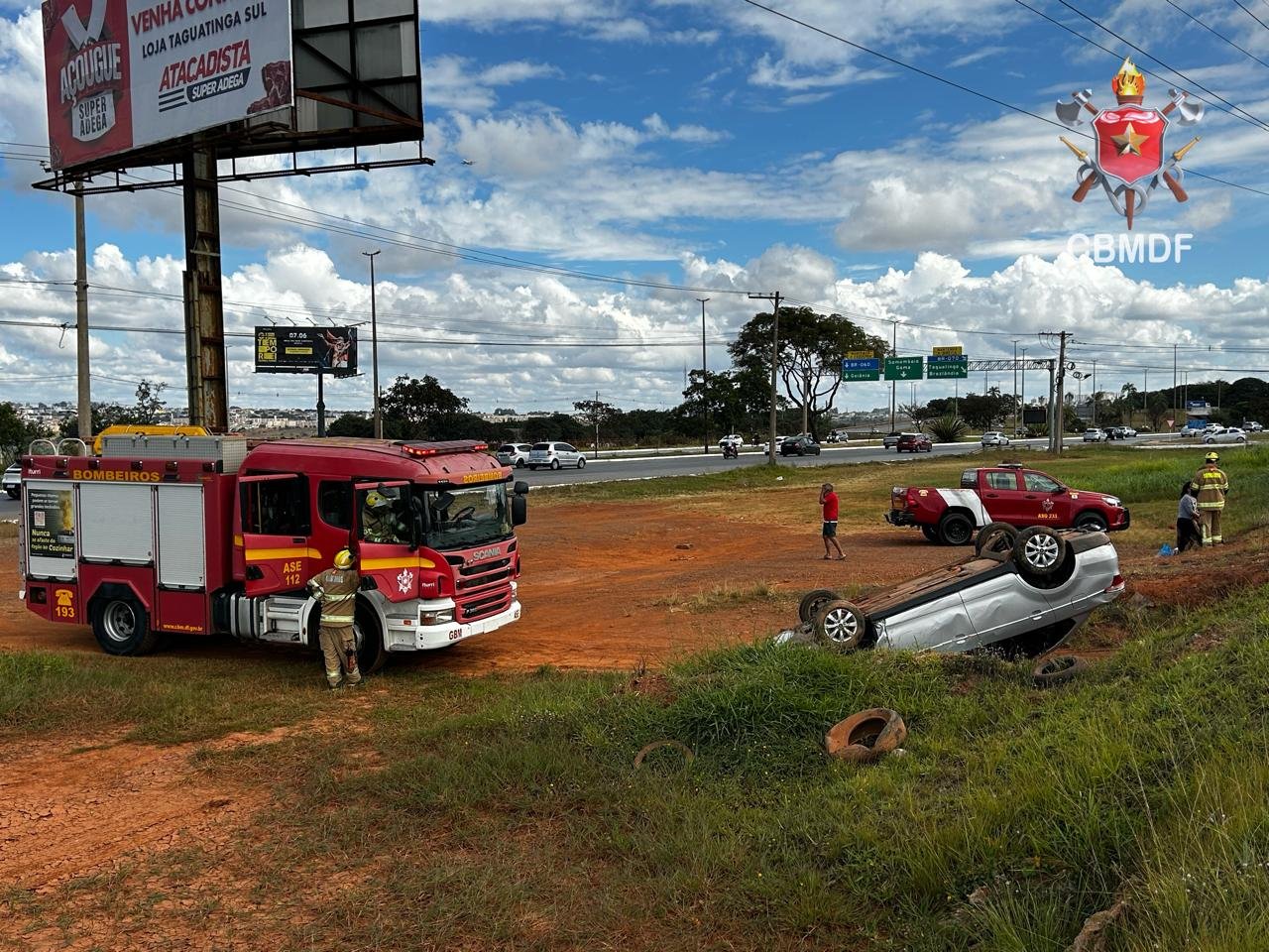 Mulher morre em capotamento na EPNB; CBMDF foi acionado para a ocorrência