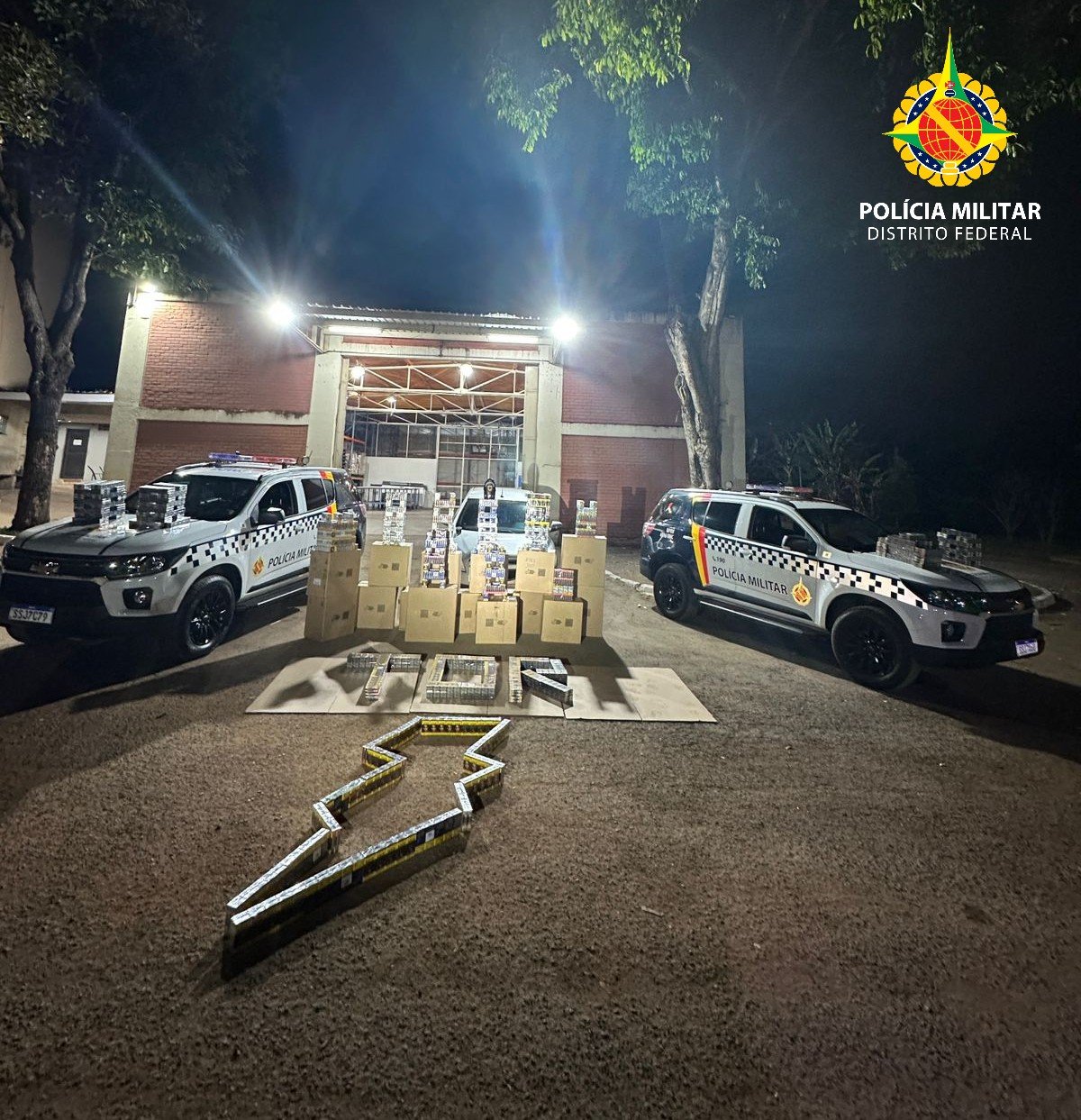 PMDF apreende 8 mil maços de cigarros contrabandeados em São Sebastião PMDF apreende 8 mil maços de cigarros contrabandeados em São Sebastião