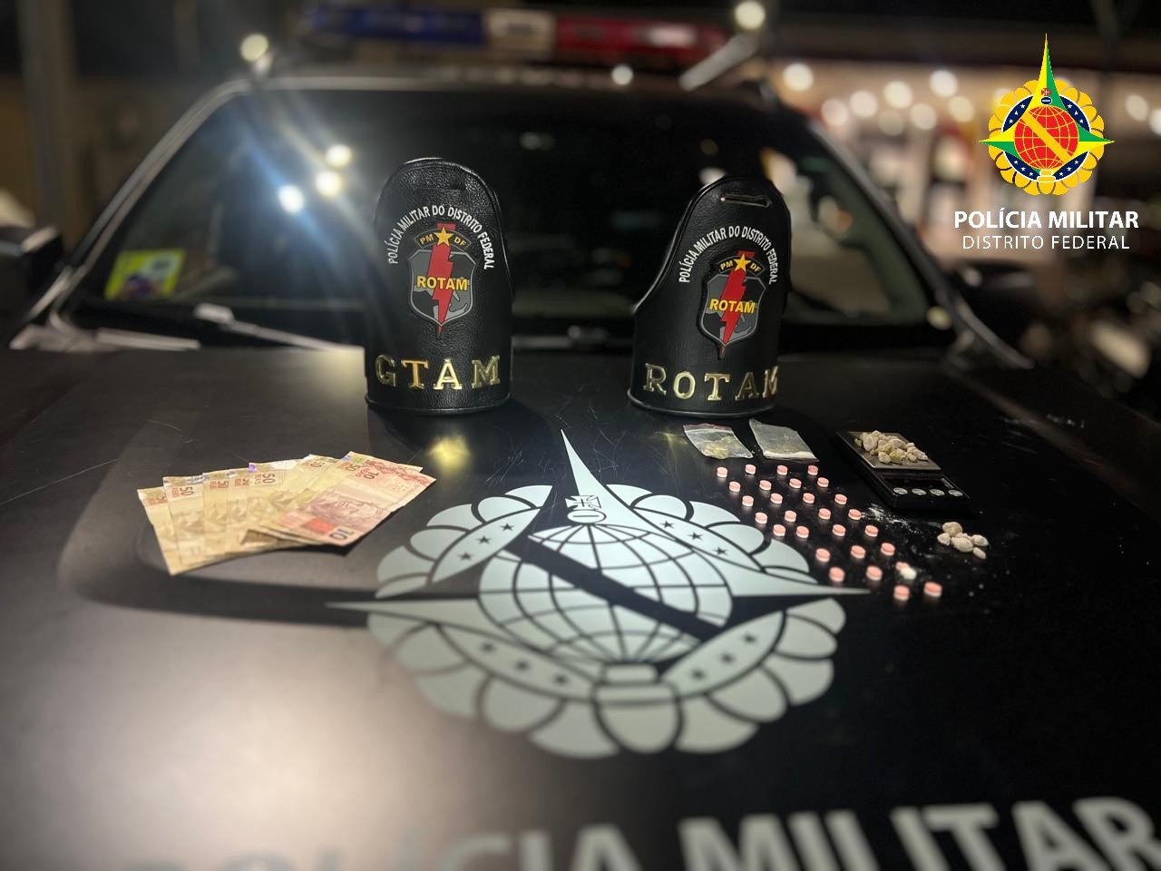 PMDF apreende ecstasy e skunk após abordagem em Taguatinga PMDF apreende ecstasy e skunk após abordagem em Taguatinga