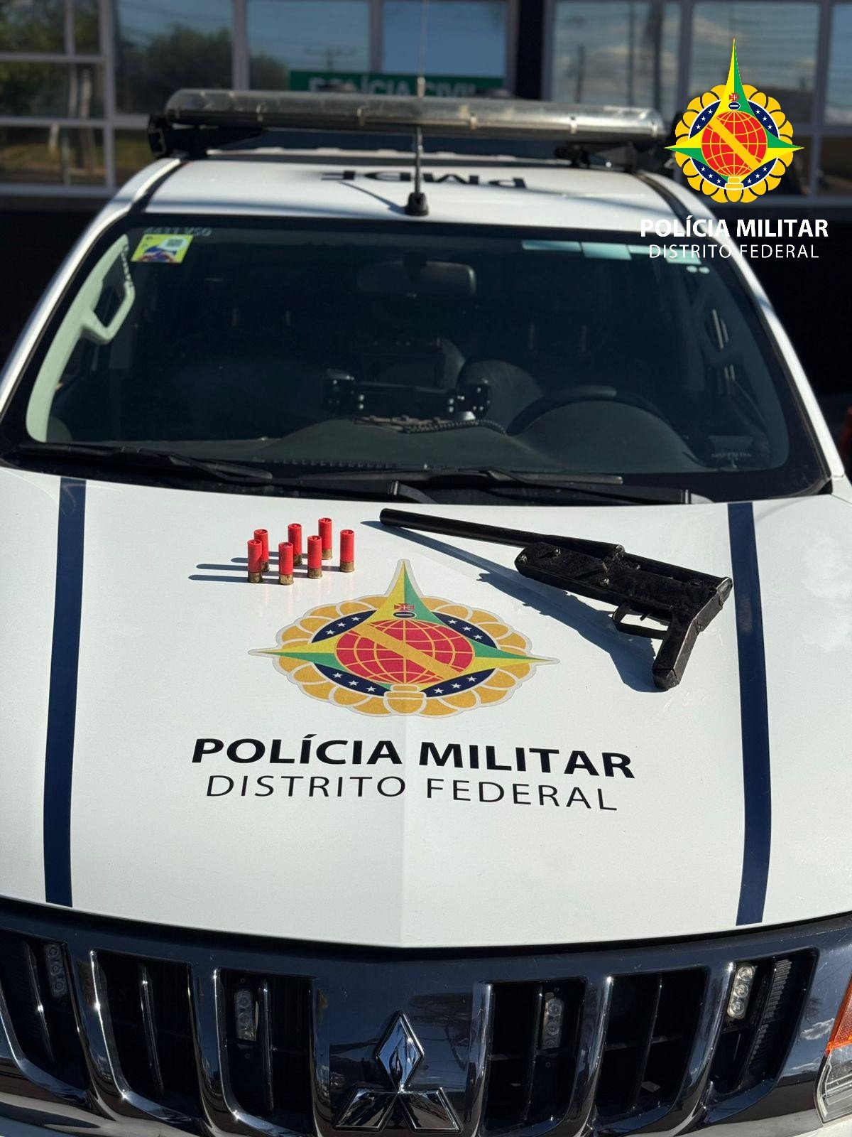 PMDF apreende espingarda artesanal e prende homem por violência doméstica em Santa Maria PMDF apreende espingarda artesanal e prende homem por violência doméstica em Santa Maria