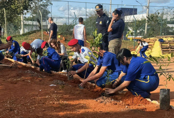 PMDF celebra o Dia Mundial do Meio Ambiente com plantio de mudas no Colégio Militar Tiradentes