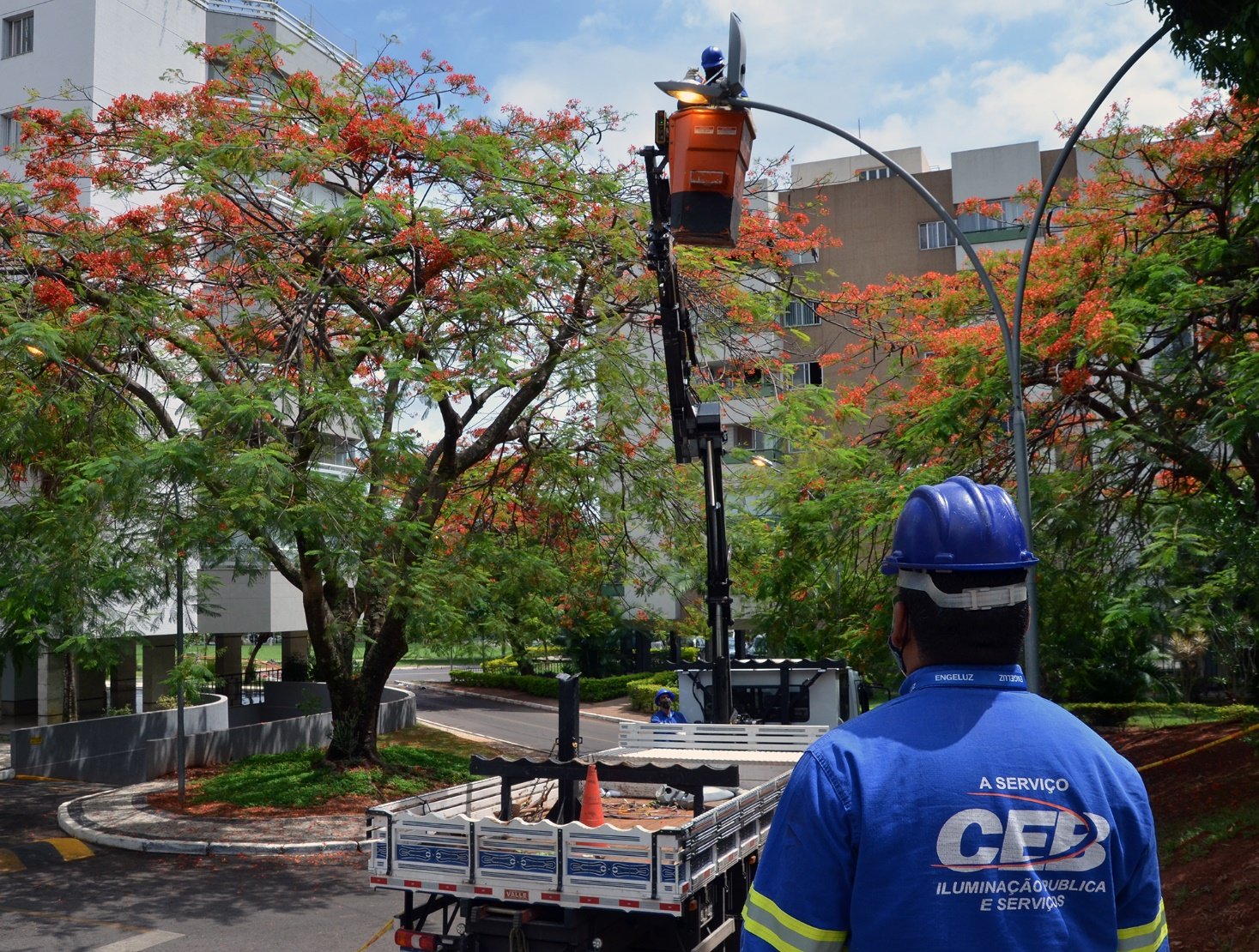 Plano Piloto recebe mutirão de manutenção na iluminação pública neste fim de semana Plano Piloto recebe mutirão de manutenção na iluminação pública neste fim de semana