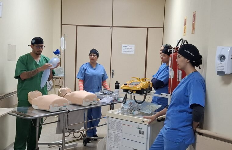 Profissionais de saúde recebem treinamento para atuação em paradas cardiorrespiratórias