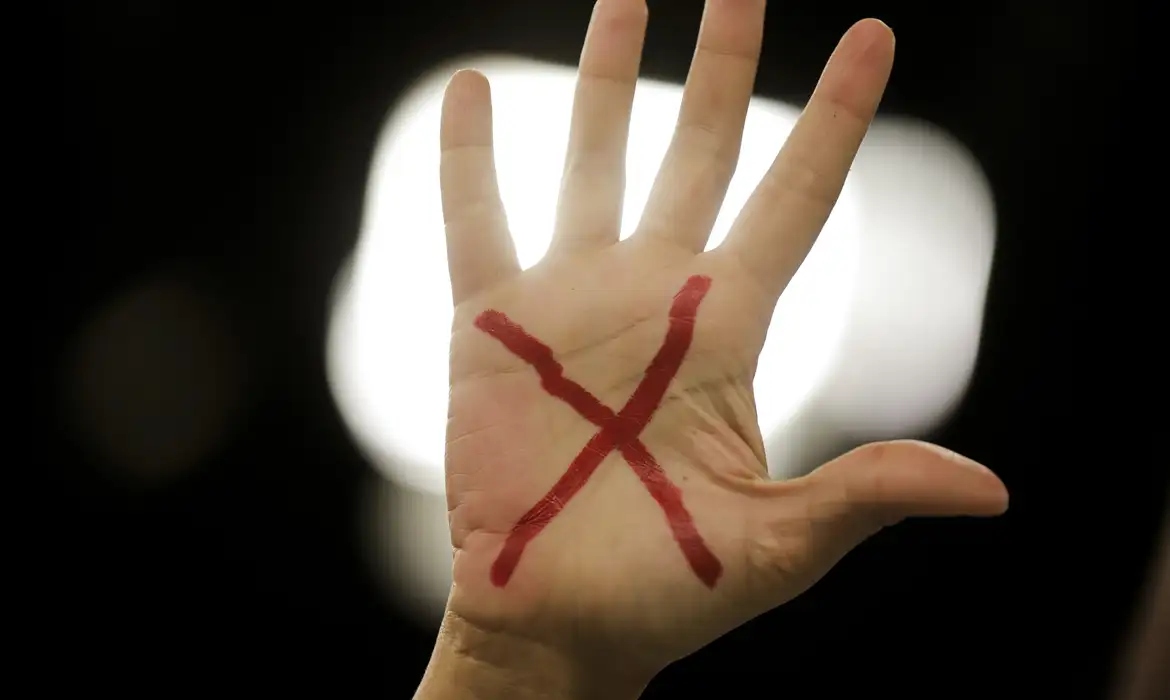 Projeto de lei pretende proibir exposição de vítimas de feminicídio na mídia Projeto de lei pretende proibir exposição de vítimas de feminicídio na mídia