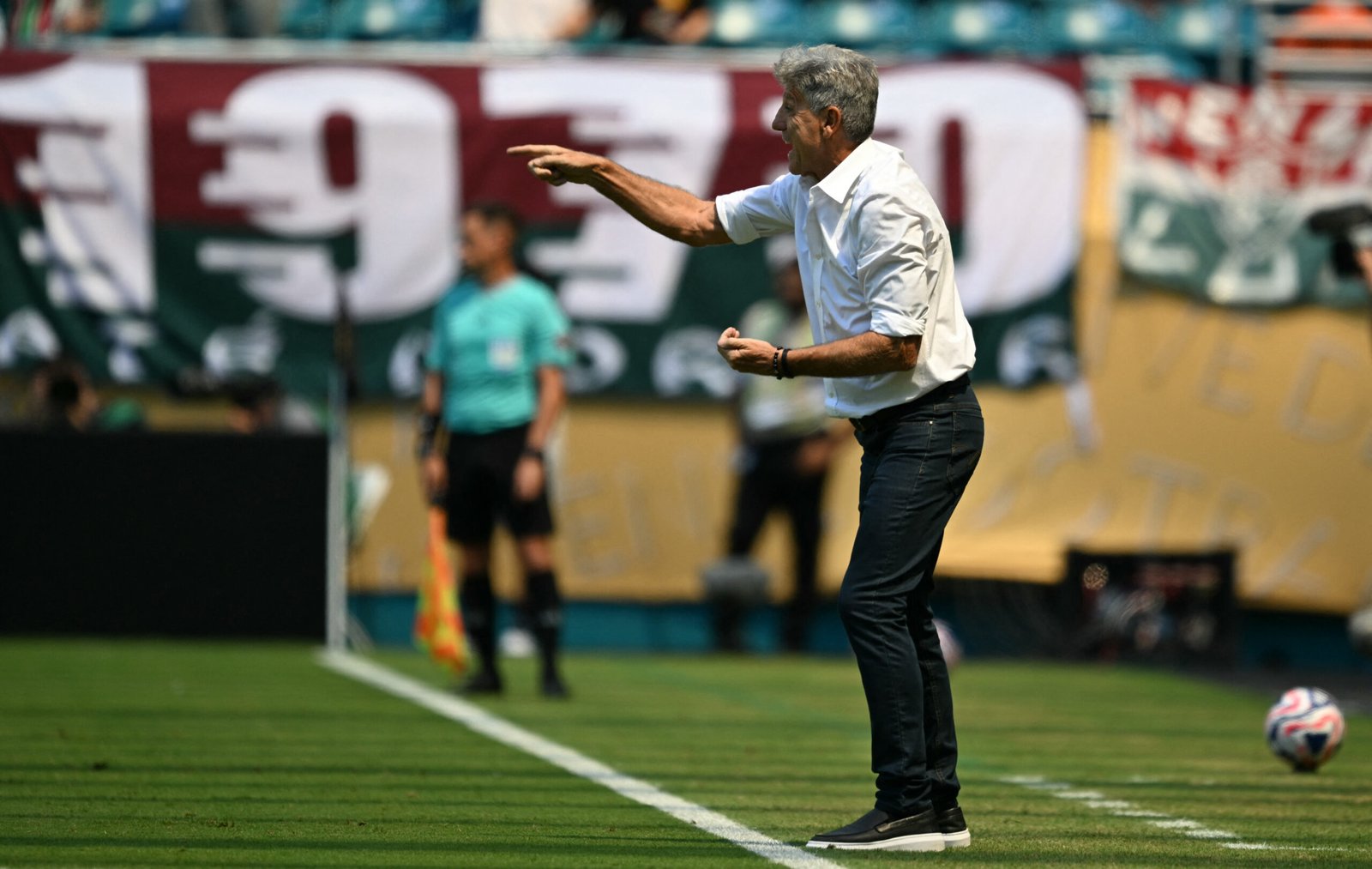 Soteldo treina no Fluminense e cria plano C para Renato contra Inter de Milão Soteldo treina no Fluminense e cria plano C para Renato contra Inter de Milão