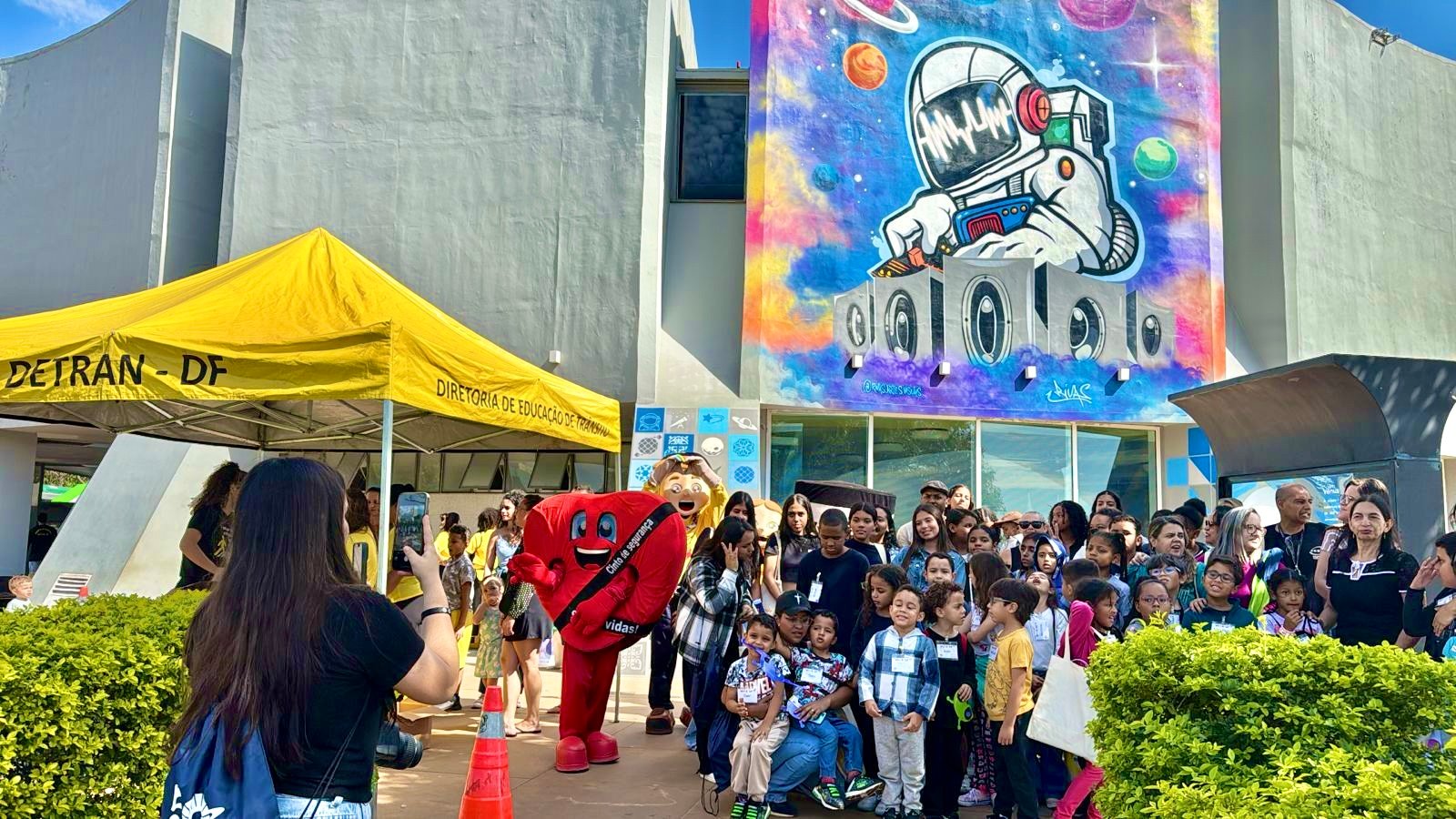 Teatro e literatura levam educação de trânsito a crianças e adolescentes Teatro e literatura levam educação de trânsito a crianças e adolescentes