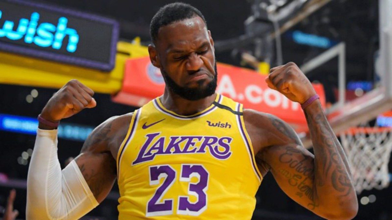 Venda do Lakers, avaliada em US$ 10 bilhões, será concluída este ano Venda do Lakers, avaliada em US$ 10 bilhões, será concluída este ano