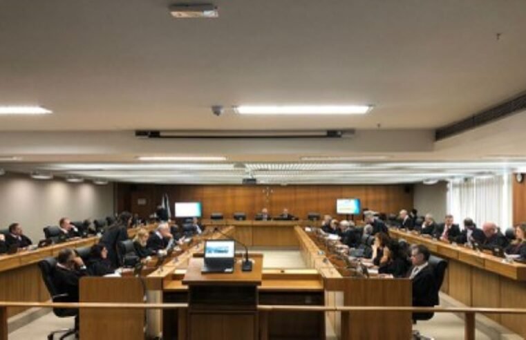 Acusado de latrocínio e furto qualificado é condenado a 29 anos de prisão