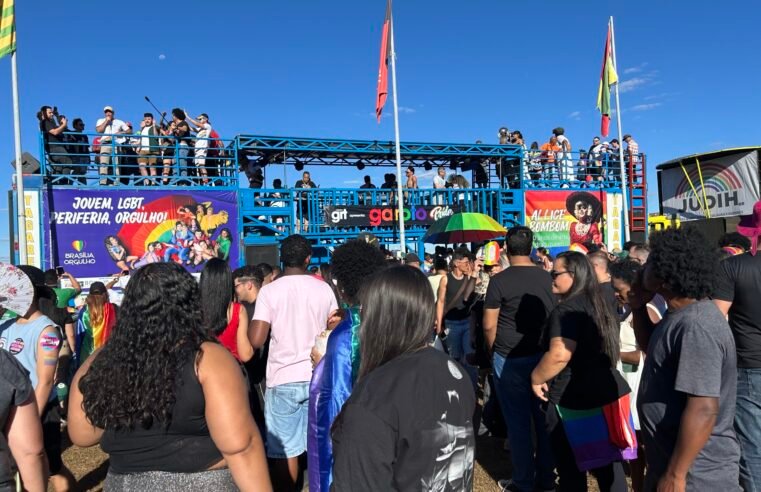 Brasília vive domingo de orgulho e resistência com Parada LGBT