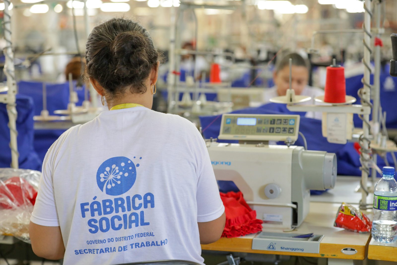 Curso gratuito de corte e costura da Fábrica Social abre mil vagas Curso gratuito de corte e costura da Fábrica Social abre mil vagas