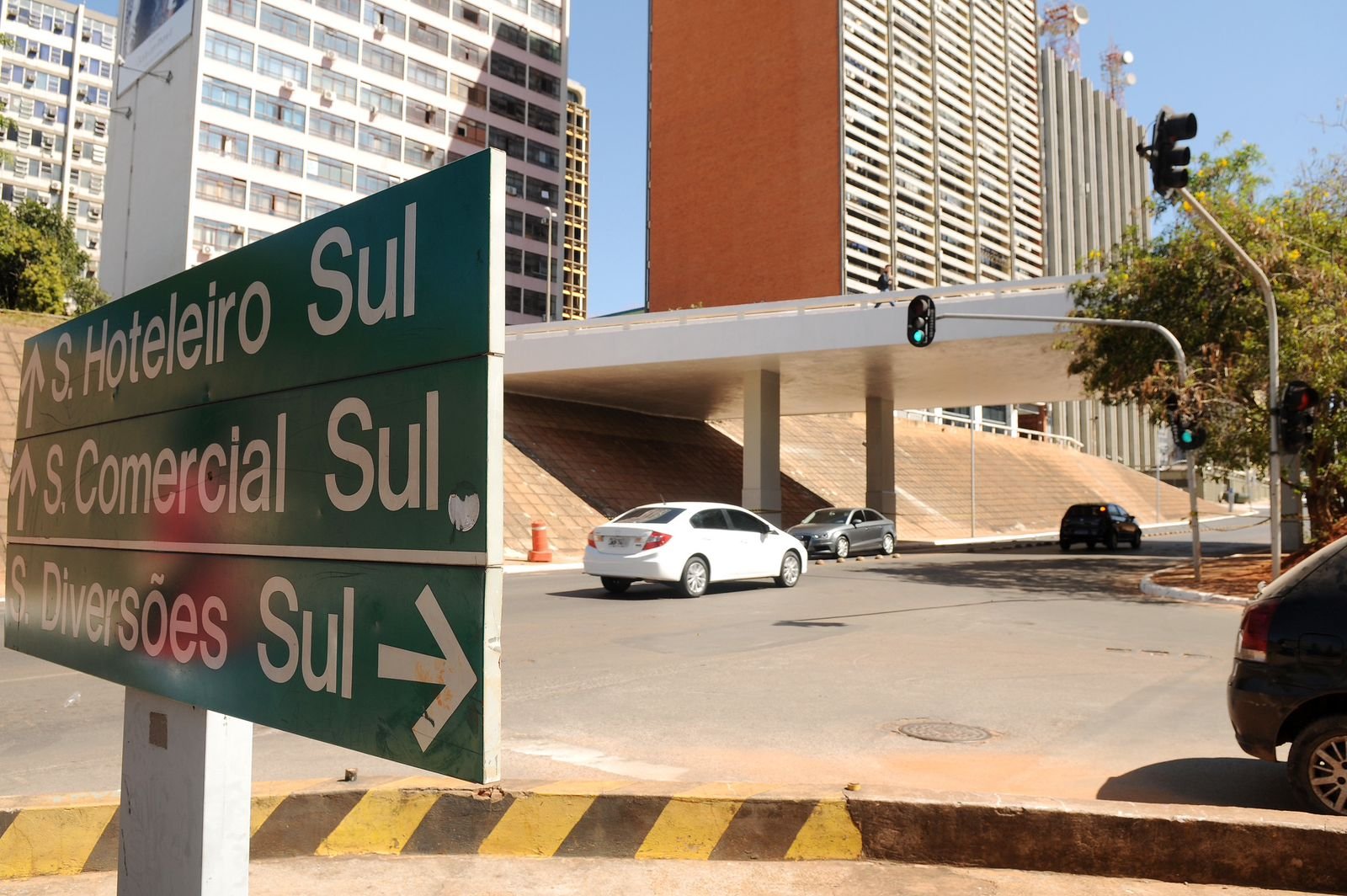 Homem perde processo por suspensões de alvarás no Setor de Diversões Sul Homem perde processo por suspensões de alvarás no Setor de Diversões Sul