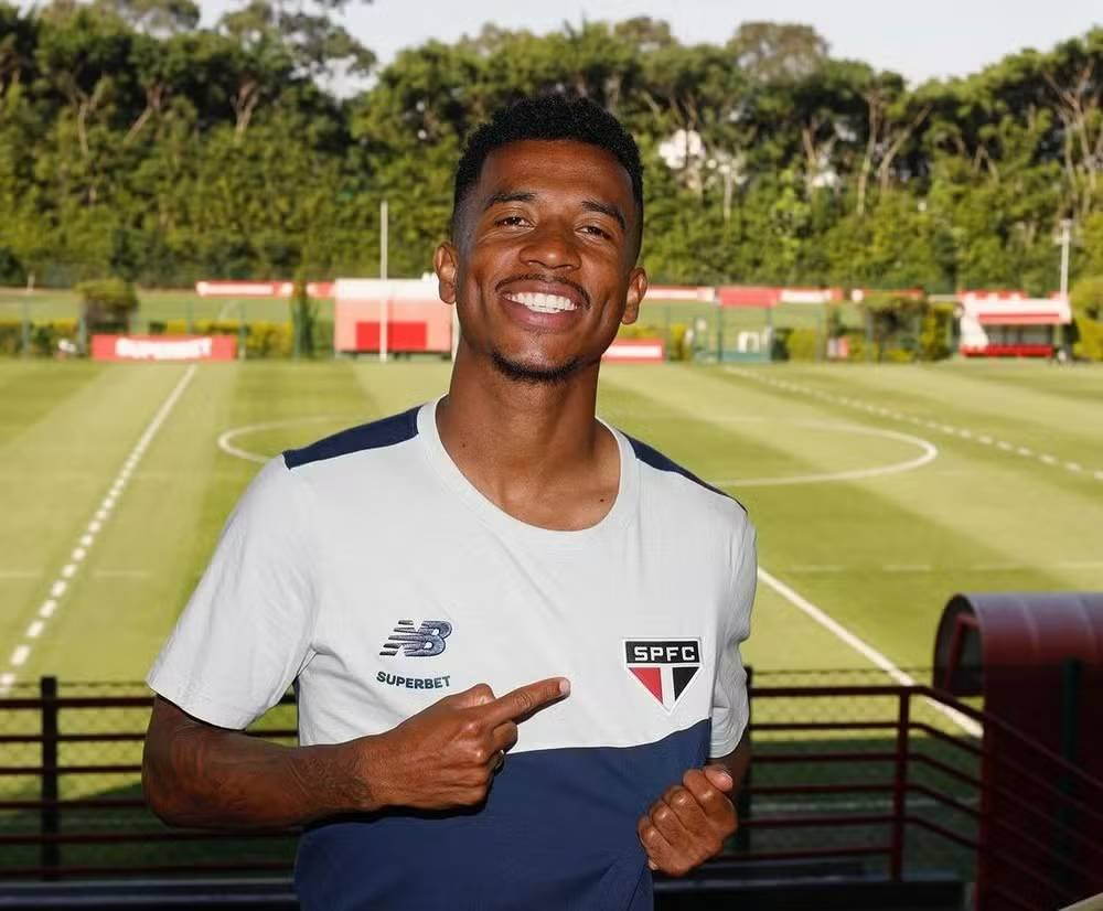 São Paulo renova empréstimo de Marcos Antônio até 2026 e mantém opção de compra