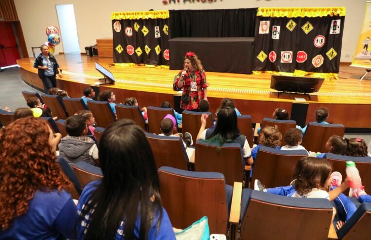 Ação leva cidadania e educação no trânsito a crianças da rede pública do DF