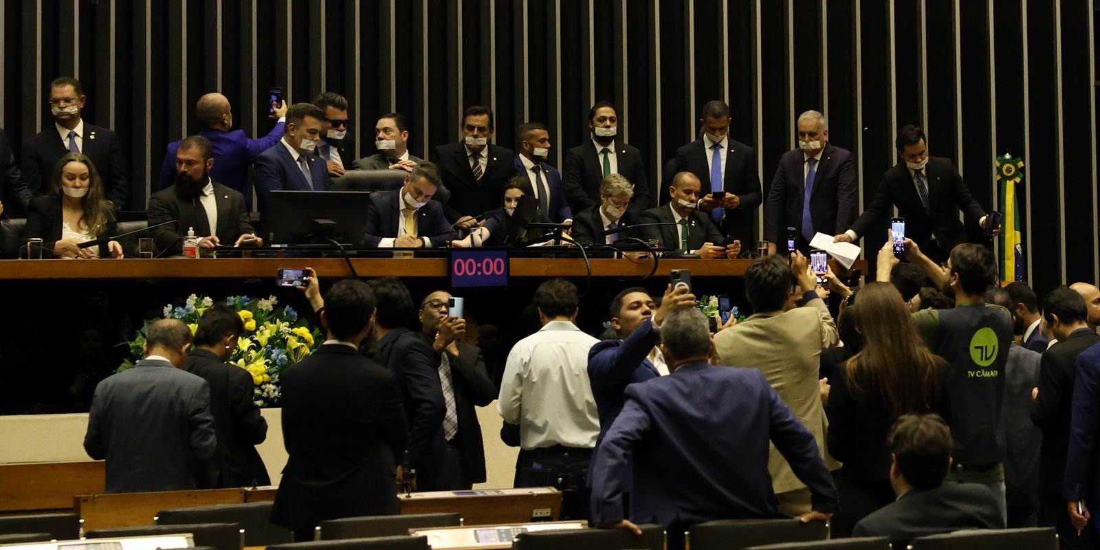 Alcolumbre e Motta pedem diálogo e respeito após ocupação de plenários Alcolumbre e Motta pedem diálogo e respeito após ocupação de plenários