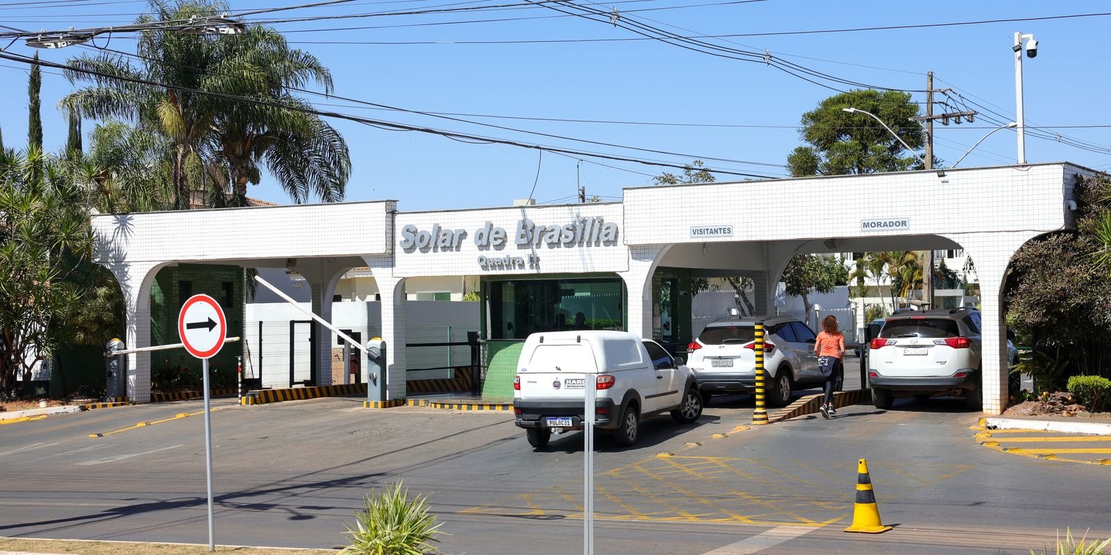 Bolsonaro deixa prisão domiciliar e vai a hospital para exames médicos Bolsonaro deixa prisão domiciliar e vai a hospital para exames médicos