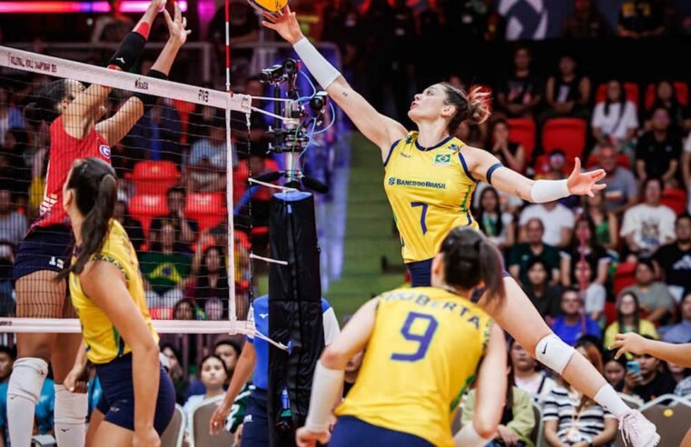 Brasil vence e pega França nas quartas do Mundial de vôlei feminino