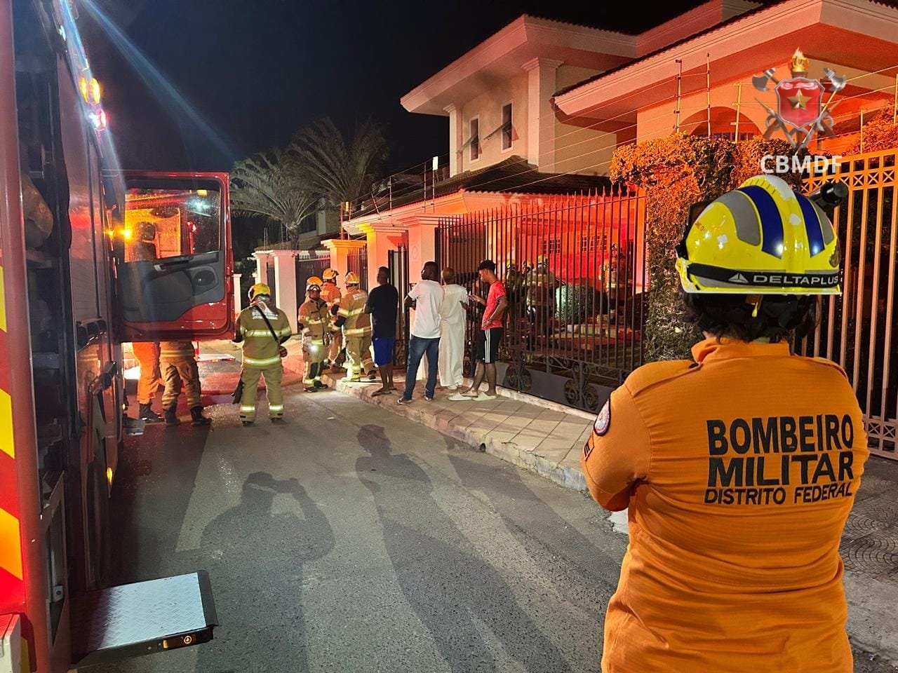 CBMDF é acionado após princípio de incêndio em residência no Lago Sul