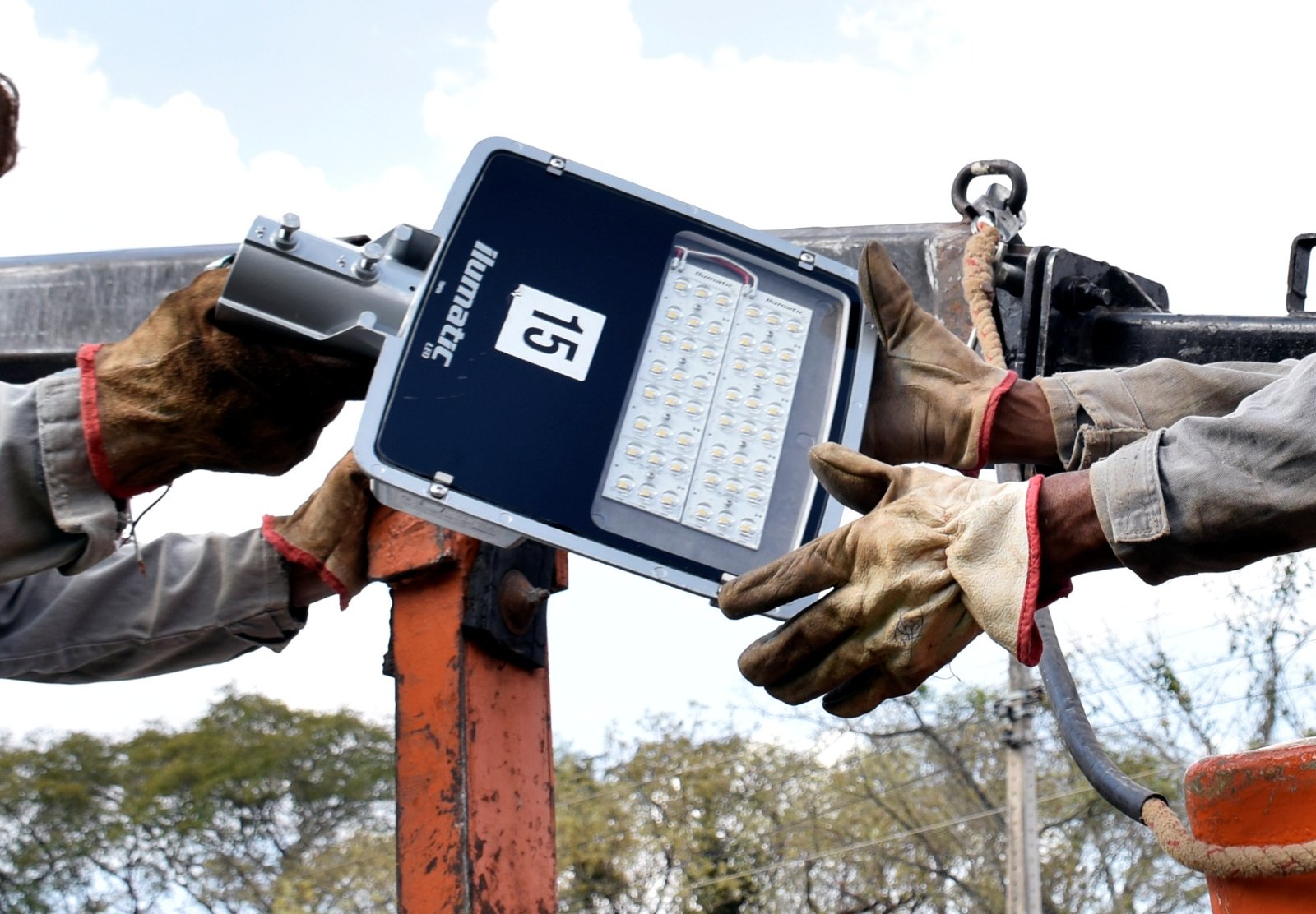 Ceilândia e Taguatinga recebem mutirão de manutenção na iluminação pública Ceilândia e Taguatinga recebem mutirão de manutenção na iluminação pública