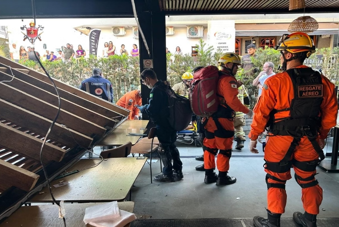 Cliente fica ferida após estrutura do teto de restaurante desabar sobre ela na Asa Norte