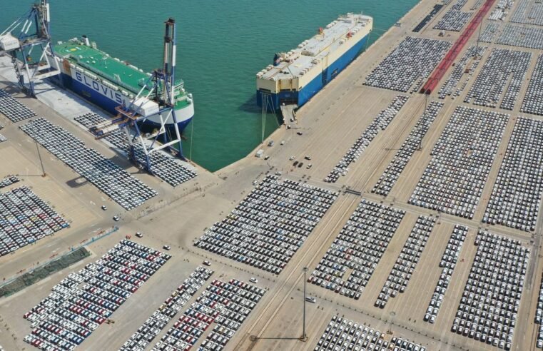 Com tarifaço, desafio de exportadores é encontrar novos mercados