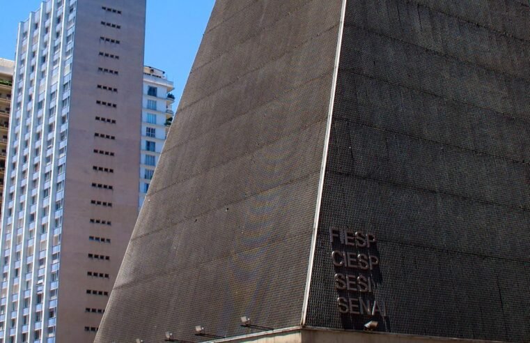 Com tarifaço dos EUA, Fiesp mantém projeção de alta do PIB em 2,4%