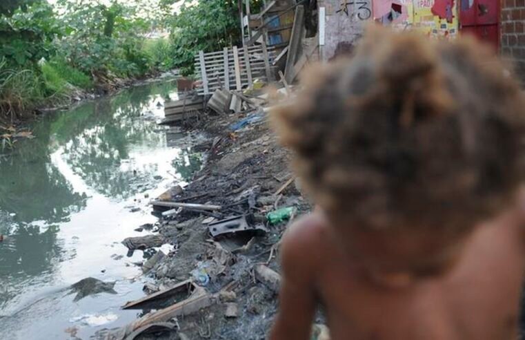 De cada 10 residências no país, 3 não têm esgoto ligado à rede geral
