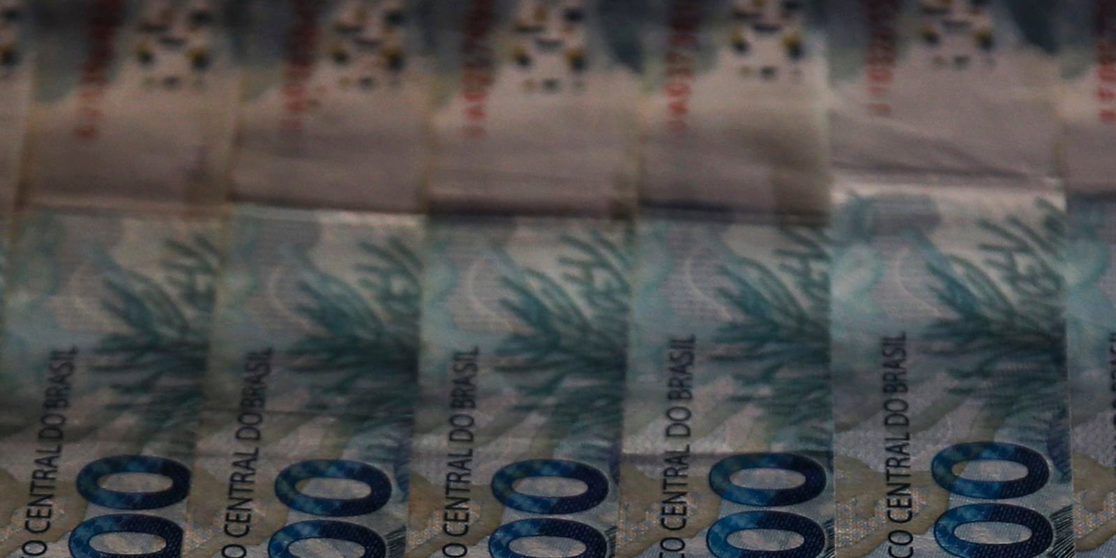 Dívida Pública sobe 0,71% em julho e ultrapassa R$ 7,9 tri Dívida Pública sobe 0,71% em julho e ultrapassa R$ 7,9 tri