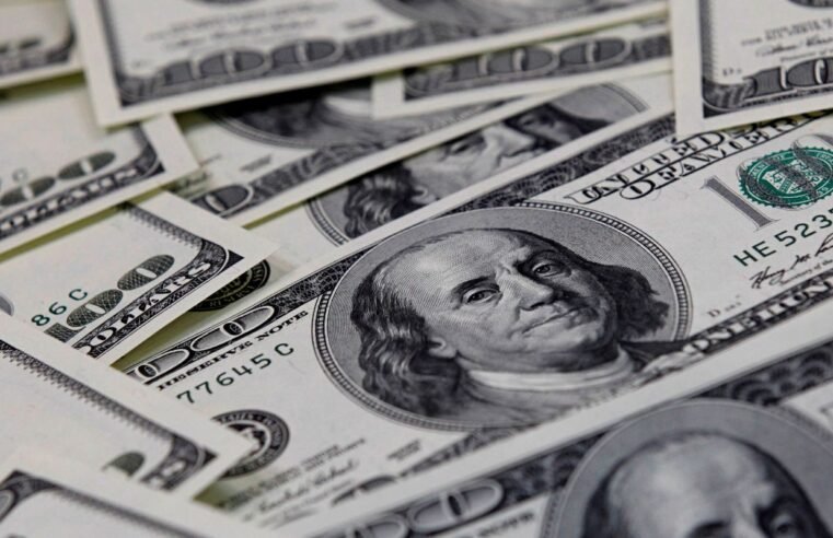 Dólar cai para R$ 5,54 com dados de desemprego nos EUA