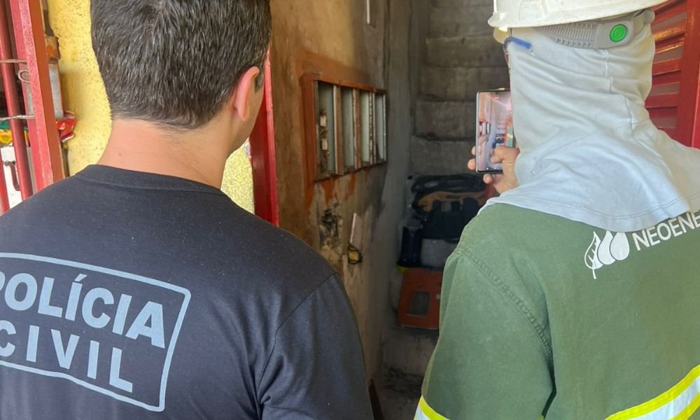 Dono de açougue flagrado ao furtar energia é preso