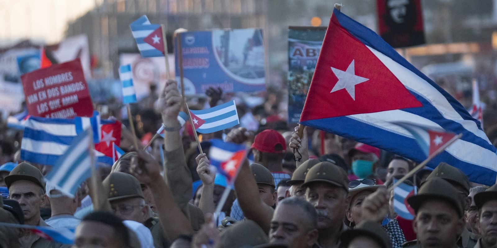 EUA tentam asfixiar Cuba via bloqueio da exportação de serviço médico EUA tentam asfixiar Cuba via bloqueio da exportação de serviço médico