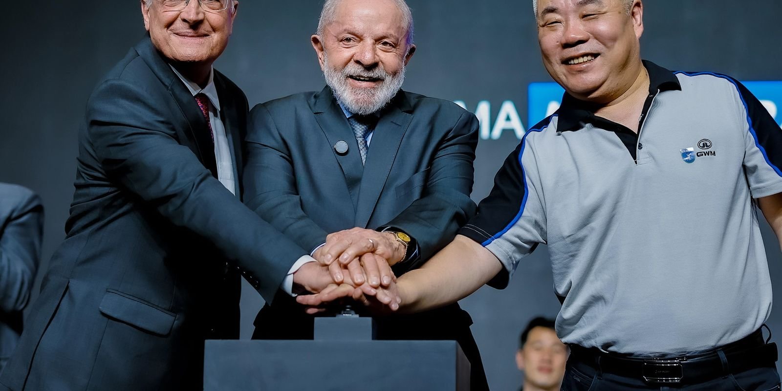 Em inauguração de montadora, Lula defende relação comercial com China Em inauguração de montadora, Lula defende relação comercial com China