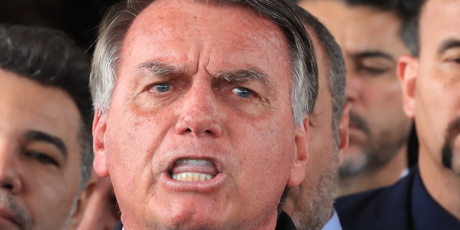 Exames de Bolsonaro indicam resquícios de inflamações pulmonares Exames de Bolsonaro indicam resquícios de inflamações pulmonares