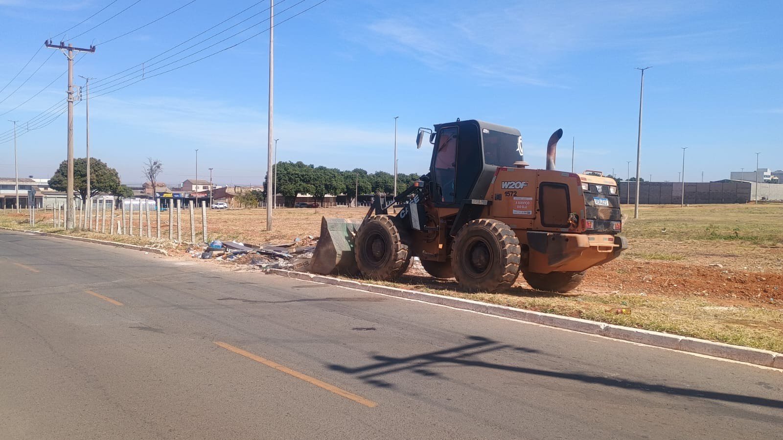 Força-tarefa retira mais de 2,7 mil toneladas de entulho das ruas de Ceilândia