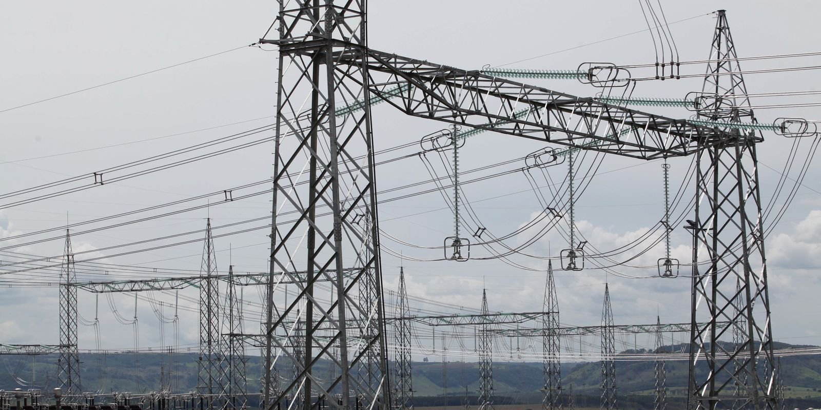 Hitachi anuncia nova fábrica visando data centers e energia renovável Hitachi anuncia nova fábrica visando data centers e energia renovável