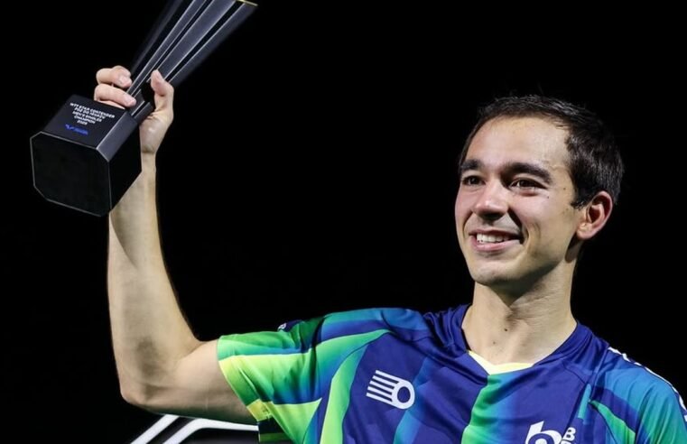 Hugo Calderano comemora titulo em Foz do Iguaçu, o 4º da temporada