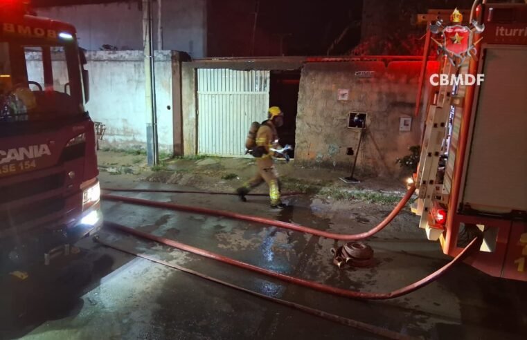 Incêndio destrói móveis em imóvel vazio em Planaltina