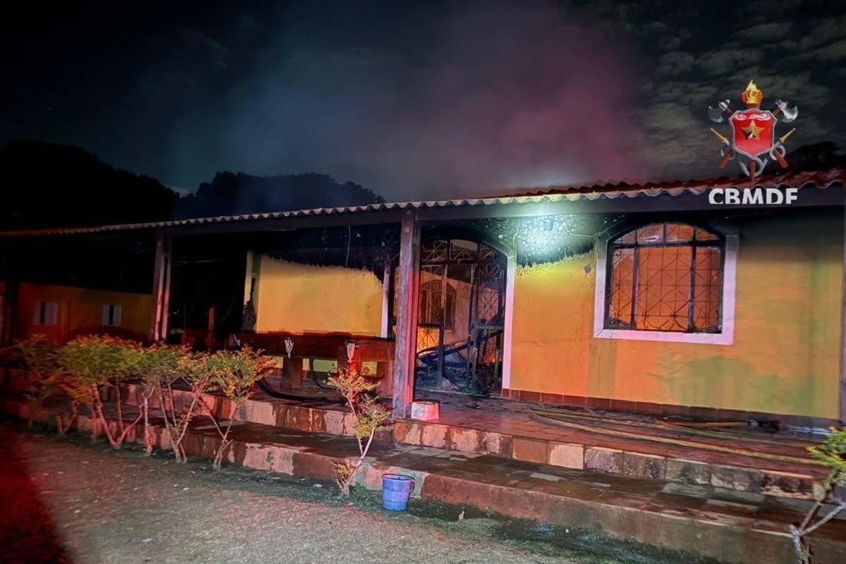 Incêndio em casa de recuperação deixa cinco mortos e 11 feridos no Paranoá Incêndio em casa de recuperação deixa cinco mortos e 11 feridos no Paranoá