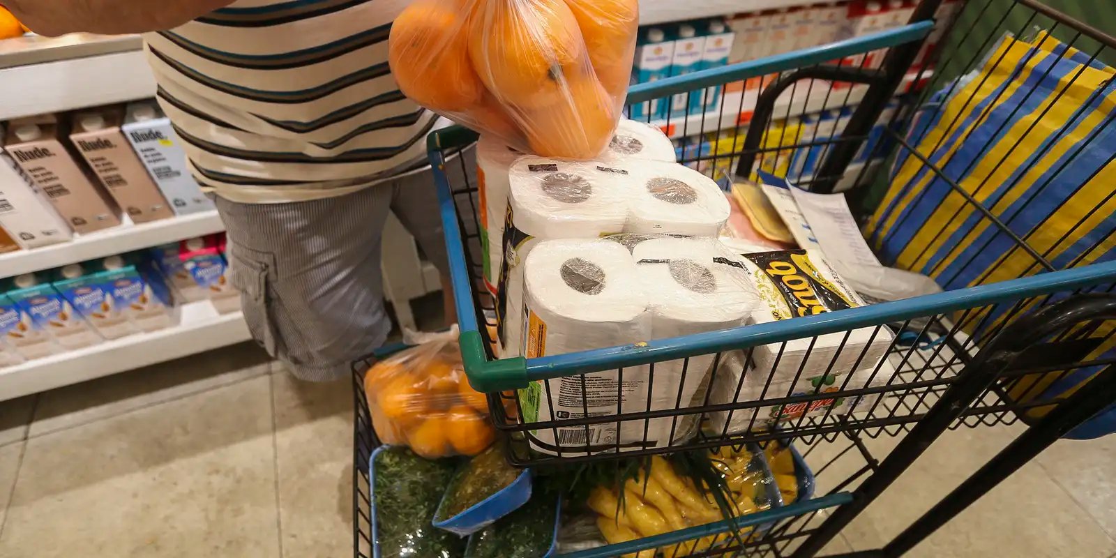 Inflação fecha julho em 0,26%; alimentos caem pelo segundo mês seguido Inflação fecha julho em 0,26%; alimentos caem pelo segundo mês seguido