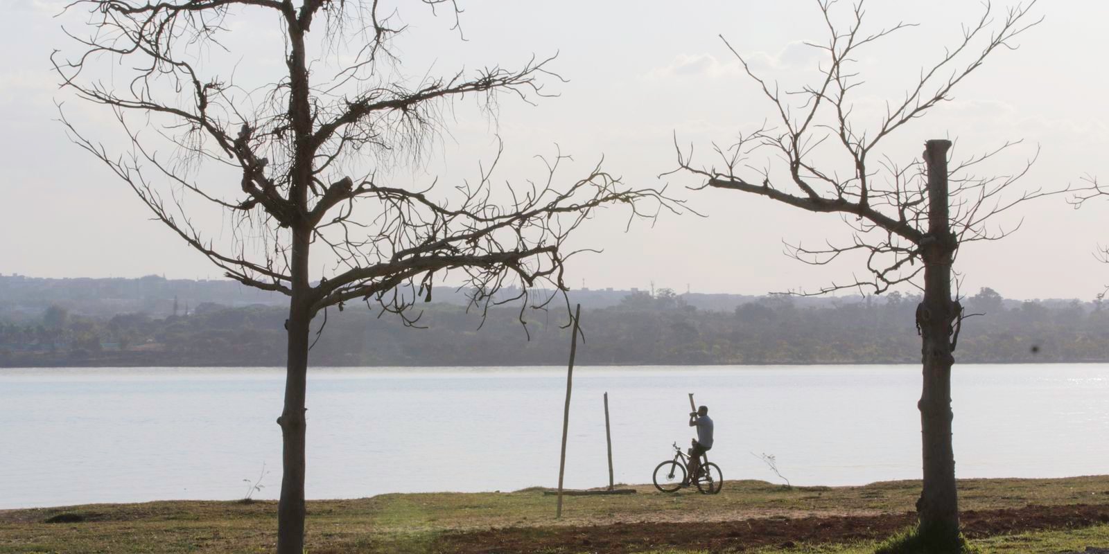 Inmet emite alerta vermelho para baixa umidade do ar em 5 estados e DF