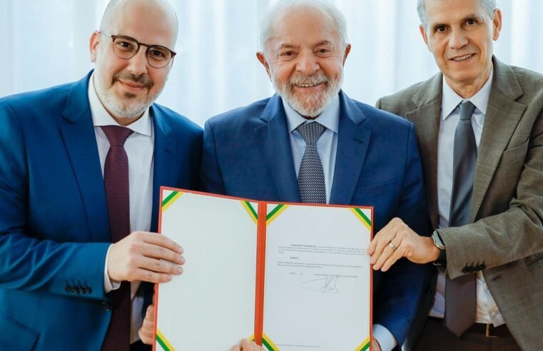 Lula assina nomeação de André Basbaum para a presidência da EBC 