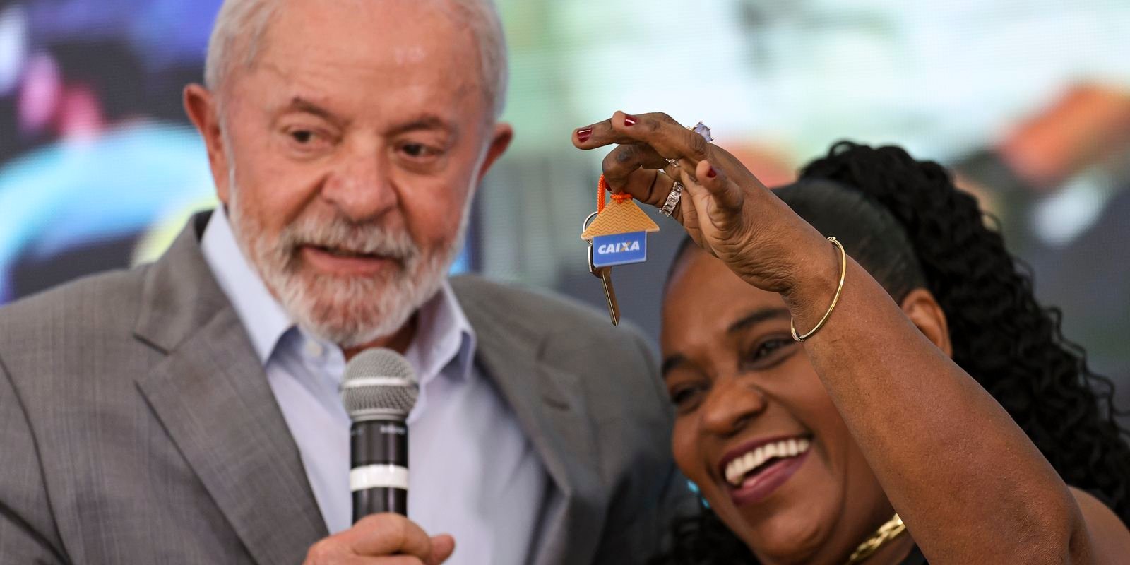 Lula cobra recursos para crédito imobiliário para classe média Lula cobra recursos para crédito imobiliário para classe média