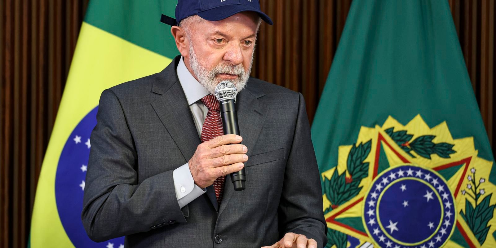 Lula defende regulação de big techs durante reunião ministerial Lula defende regulação de big techs durante reunião ministerial