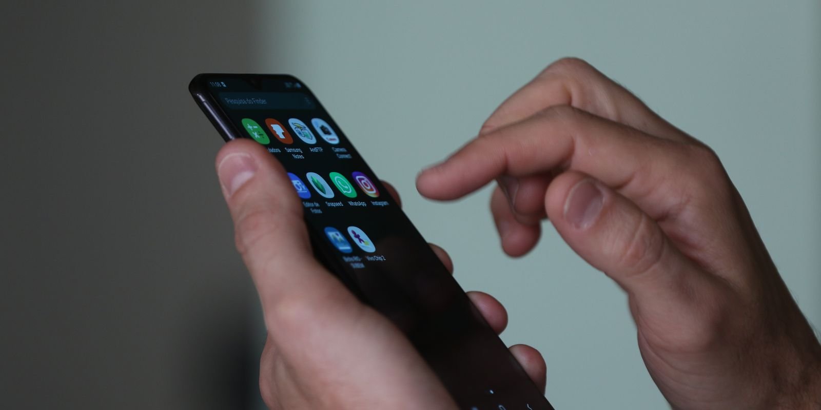 Mais de 300 celulares são apreendidos em mercado popular do Rio Mais de 300 celulares são apreendidos em mercado popular do Rio