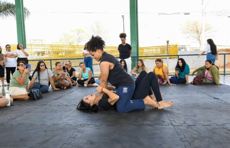 Mulheres recebem capacitação em técnicas de segurança pessoal e prevenção à violência